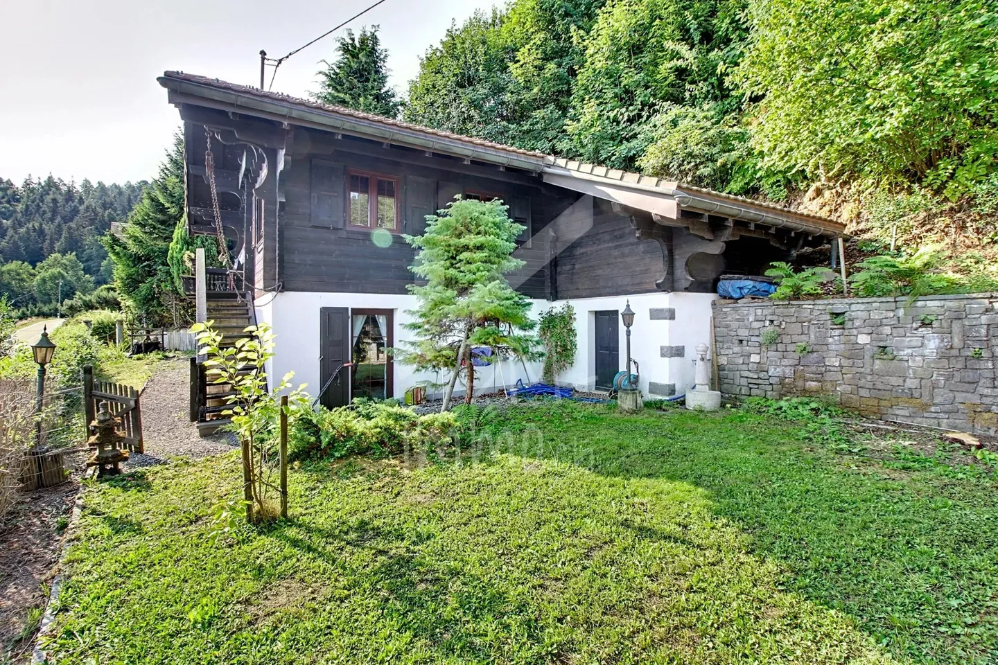 Log cabin, view of Lake Geneva and mountains - Sale to foreigners OK - Photo 10 of 13