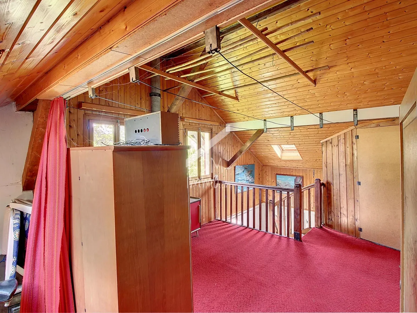 Sought-after location for this chalet to renovate, possible extension - Photo 8 of 10