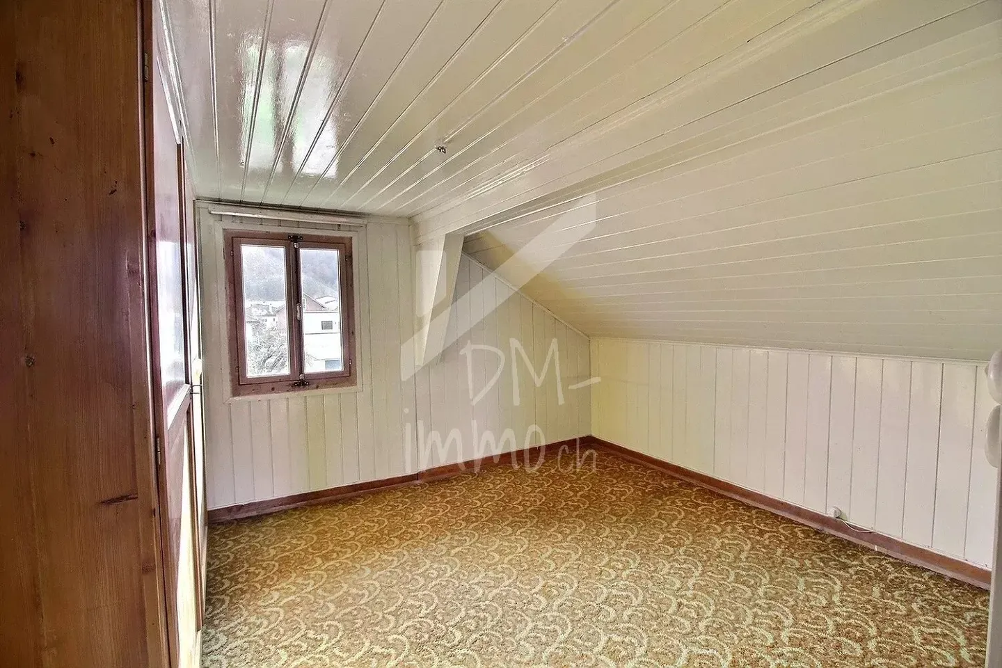 Posizione ricercata per questo chalet da ristrutturare, possibile ampliamento - Foto 4 di 11