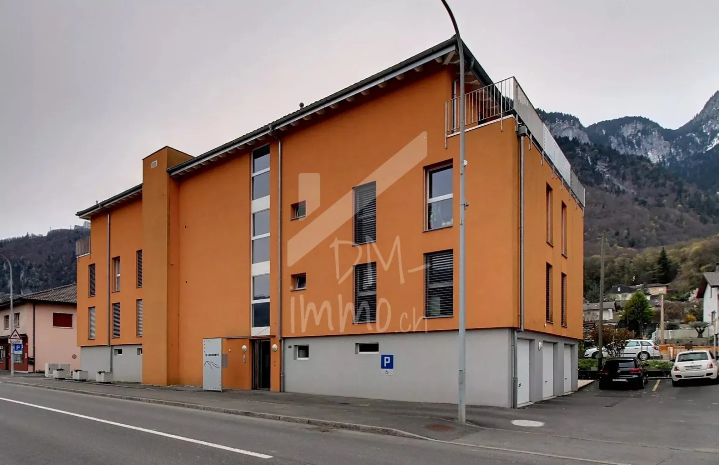 Wunderschöne Dachgeschosswohnung 3.5p + Mezzanin - Foto 10 von 10