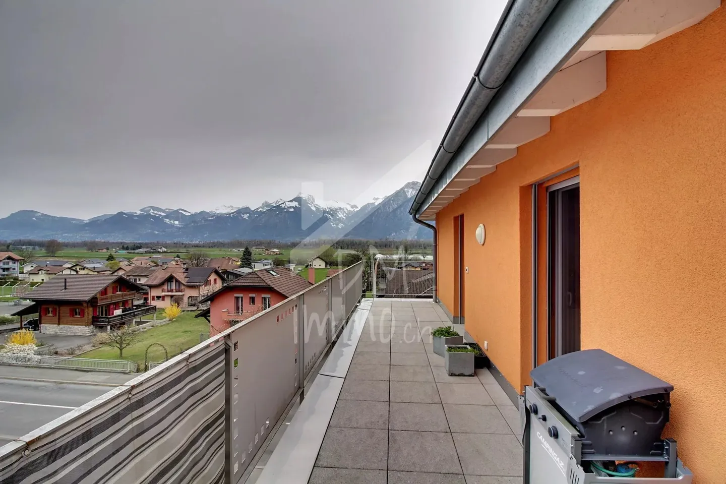 Wunderschöne Dachgeschosswohnung 3.5p + Mezzanin - Foto 9 von 10