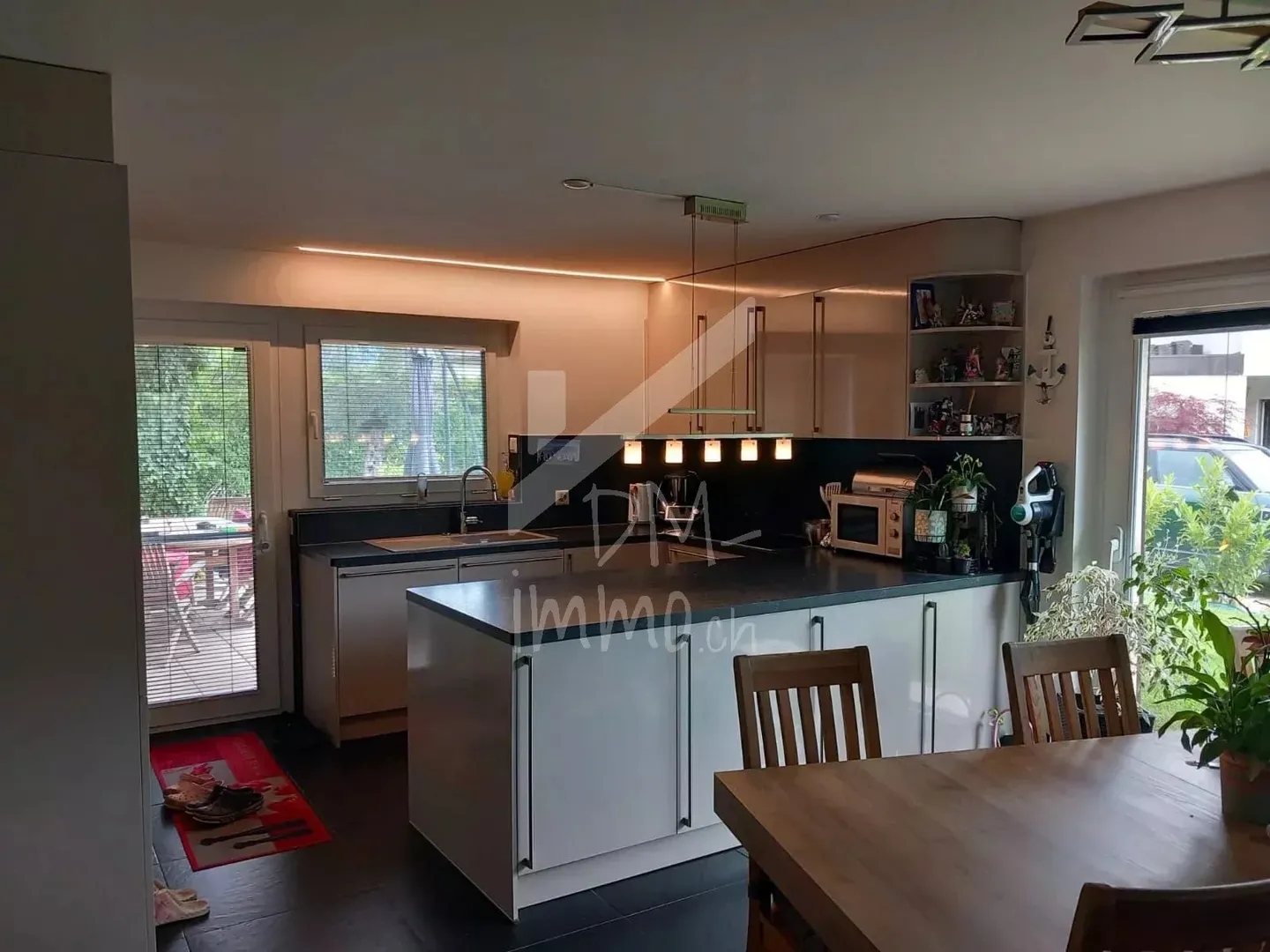 Magnificent family villa, very spacious and bright - Photo 3 of 8