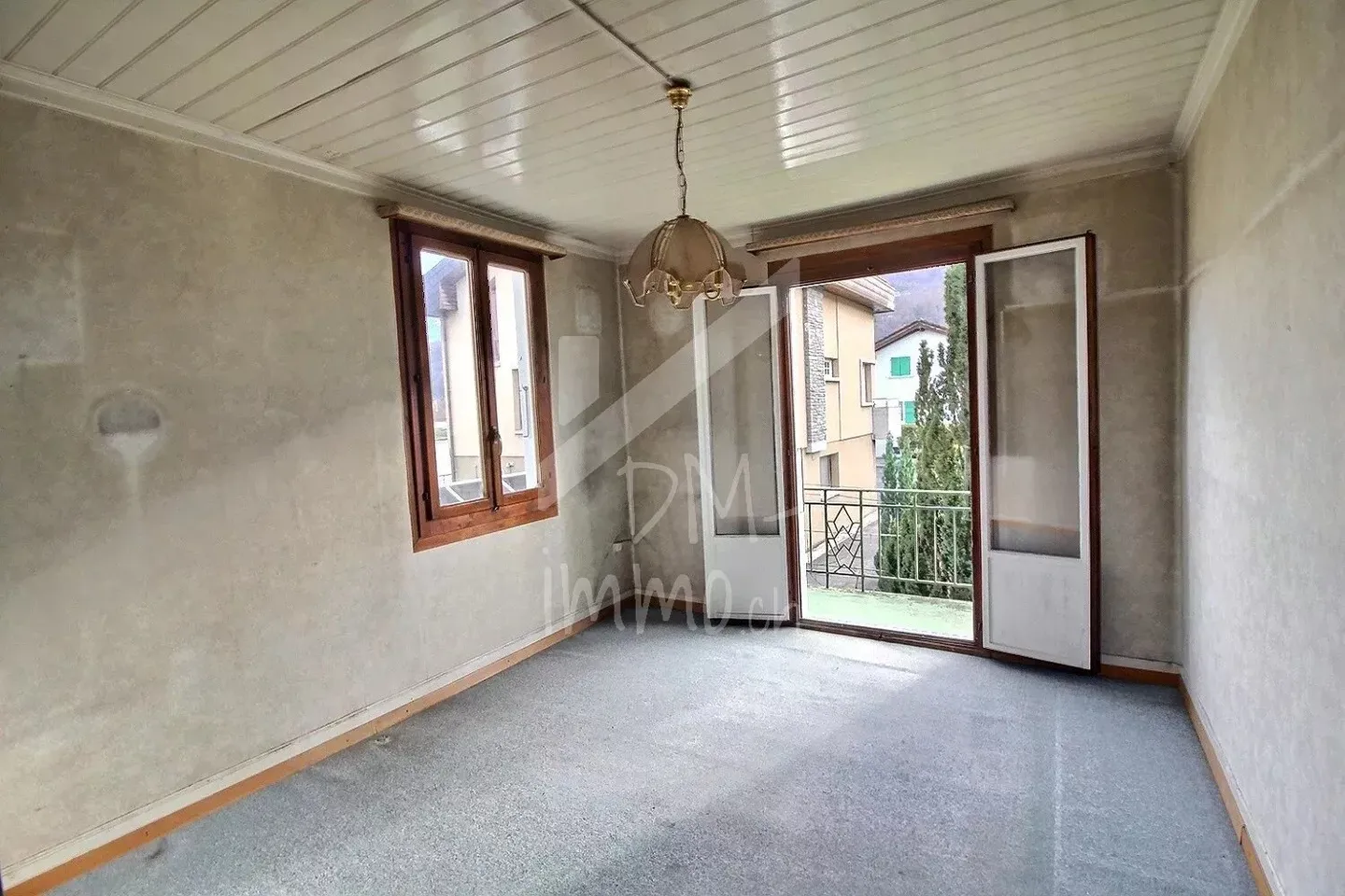 Posizione ricercata per questo chalet da ristrutturare, possibile ampliamento - Foto 3 di 11
