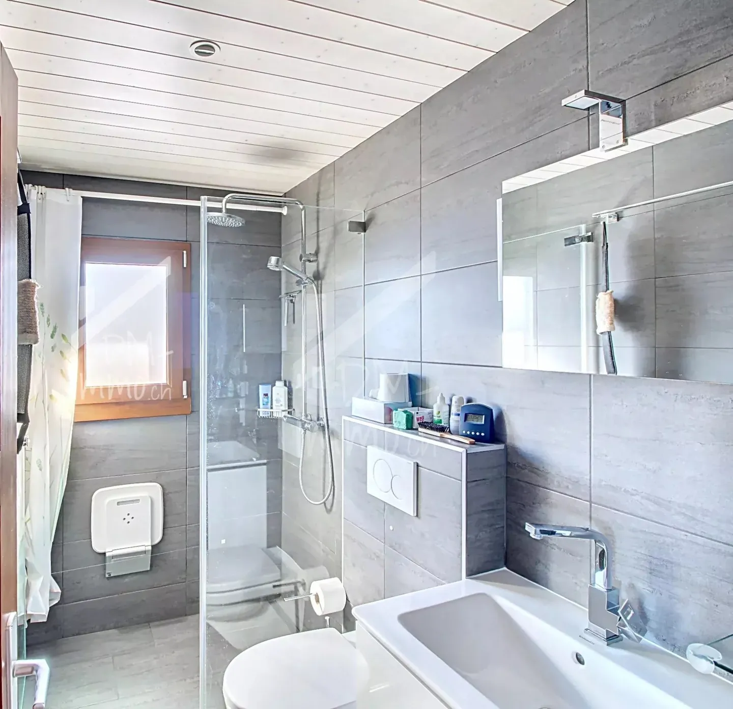 Magnificent renovated chalet with studio - Sale to foreigners possible - Photo 8 of 13