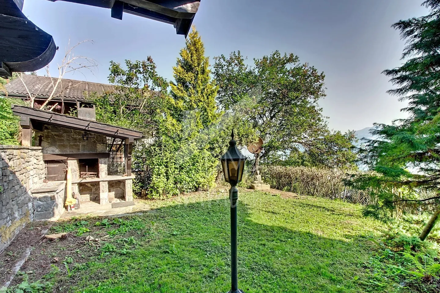 Log cabin, view of Lake Geneva and mountains - Sale to foreigners OK - Photo 11 of 13