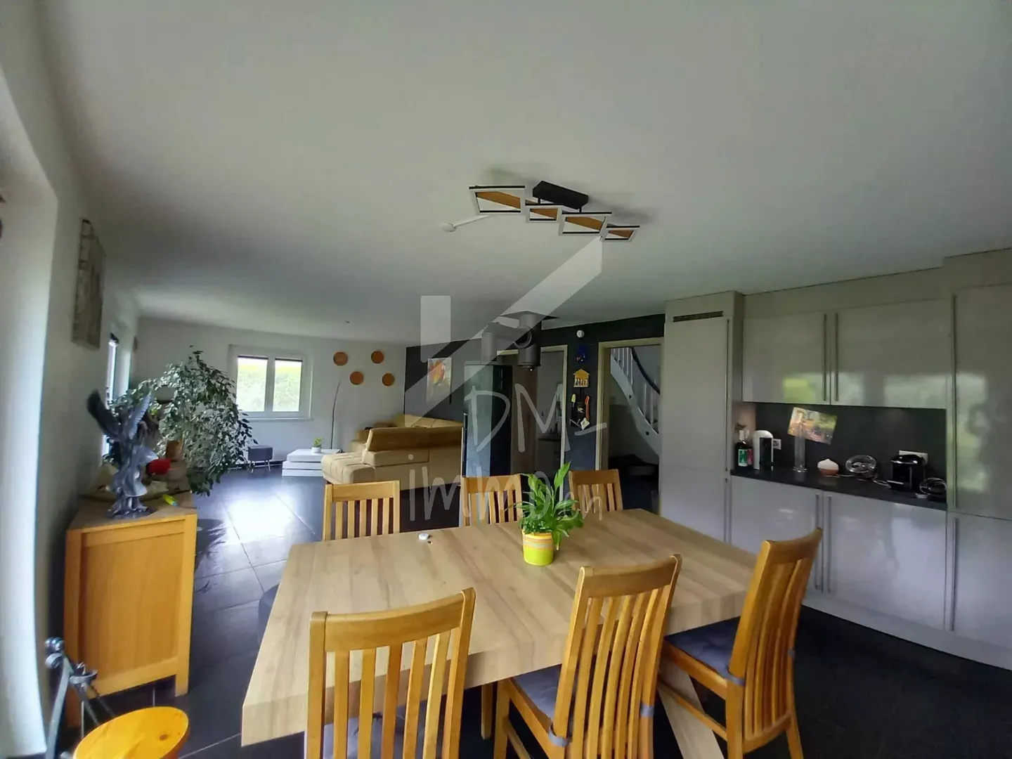 Magnificent family villa, very spacious and bright - Photo 2 of 8