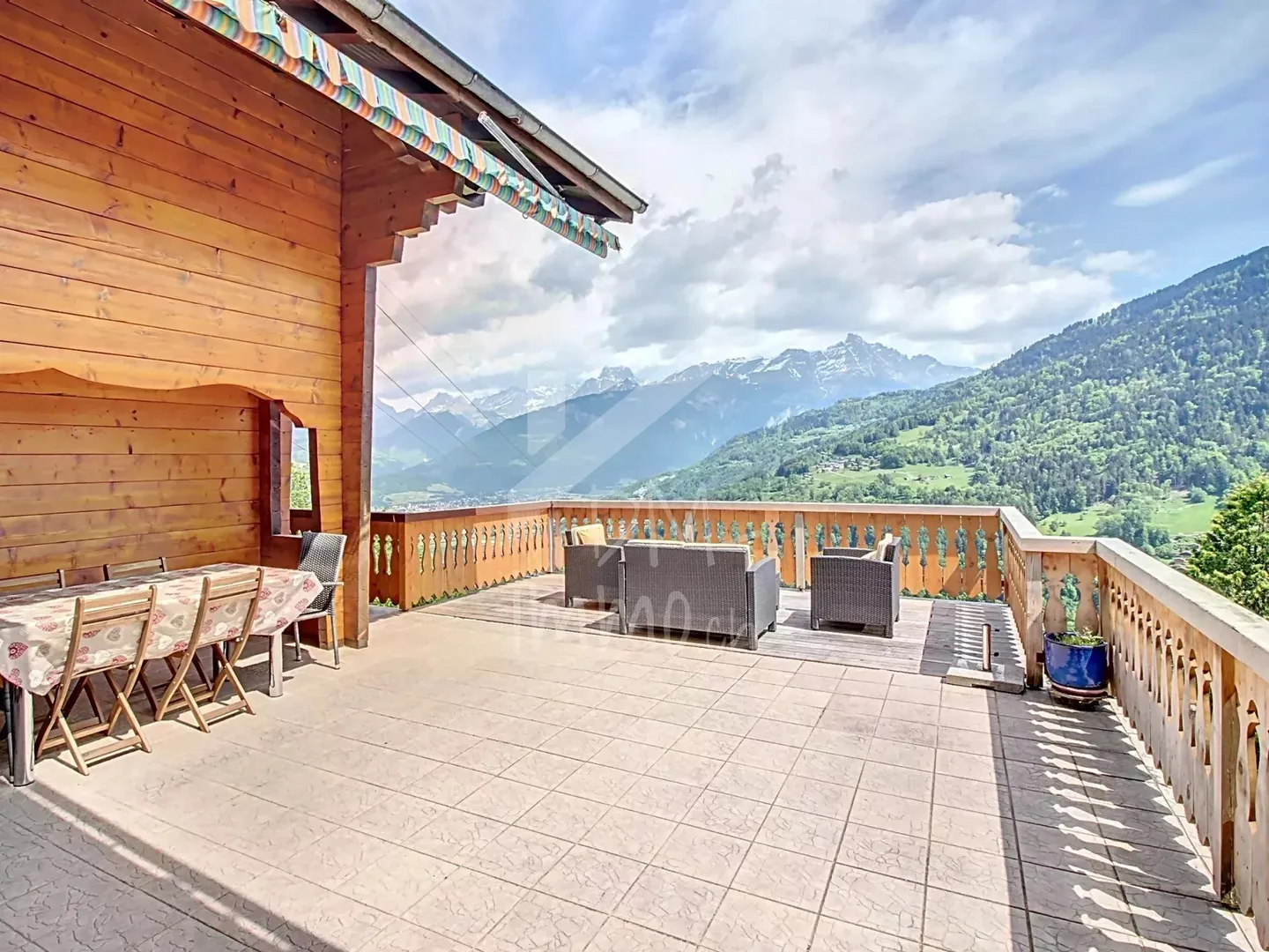 Chalet in legno, vista eccezionale e libera - Foto 2 di 13