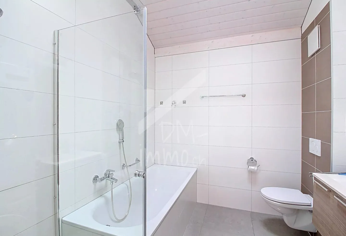 Wunderschöne Dachgeschosswohnung 3.5p + Mezzanin - Foto 6 von 10