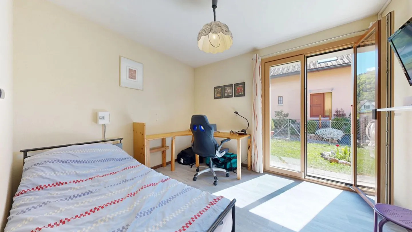 Charming Villa with Alpine Views - Photo 5 of 8