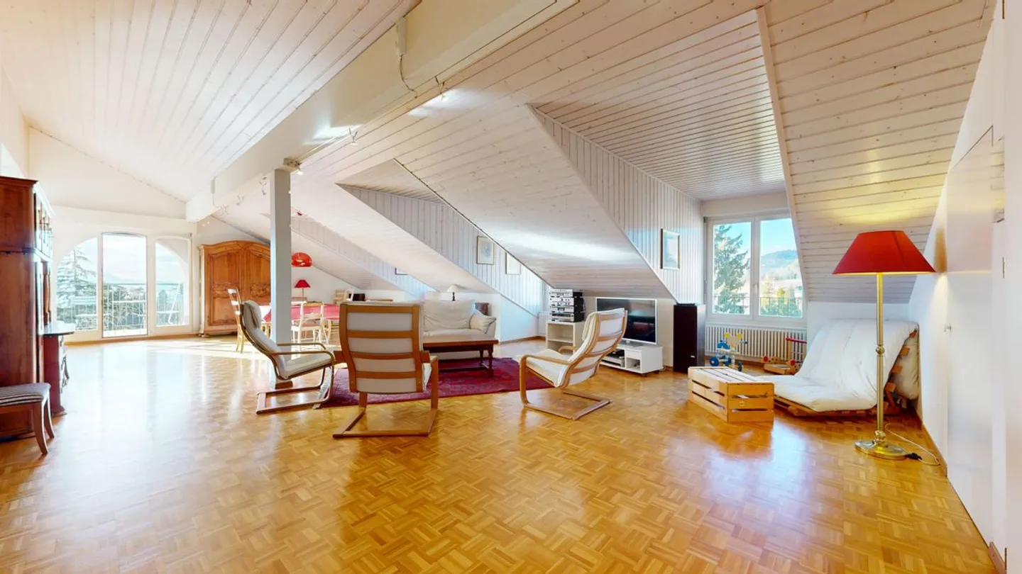 Charming penthouse with lake view in Blonay (VD) - Photo 2 of 10