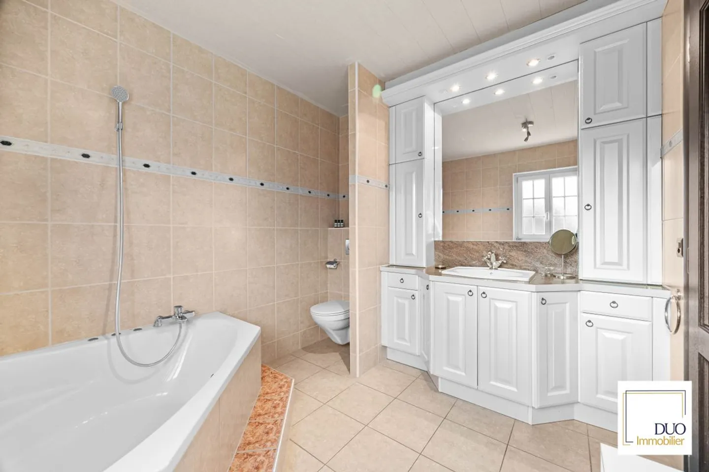 Large spaces for the whole family - Photo 6 of 10