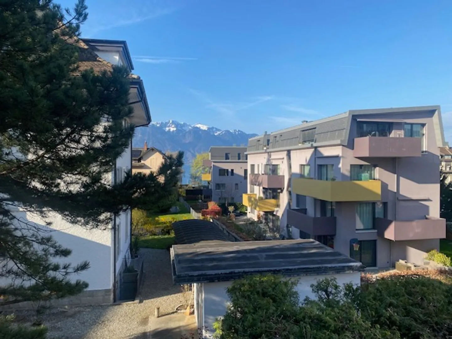 Appartement spacieux avec vue sur le lac - Photo 1 sur 12