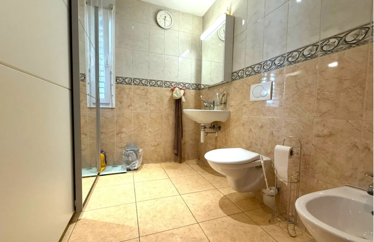 Spacious Family Home in Biberist - Photo 4 of 5