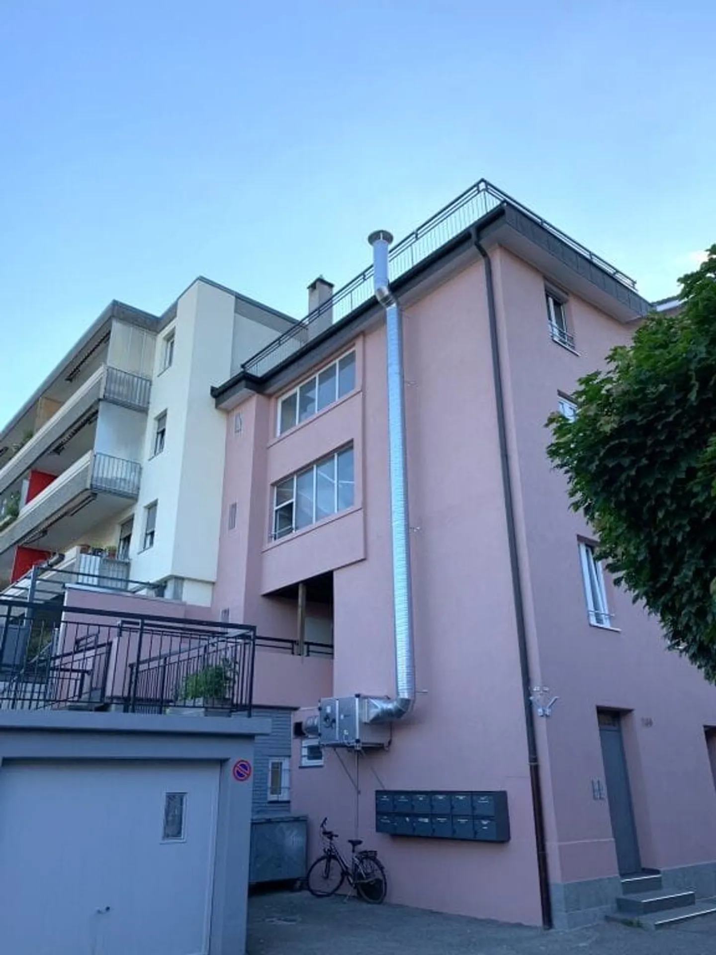 MFH avec 8 appartements + espace commercial, entièrement rénové, situé au centre de Biel - Photo 12 sur 13