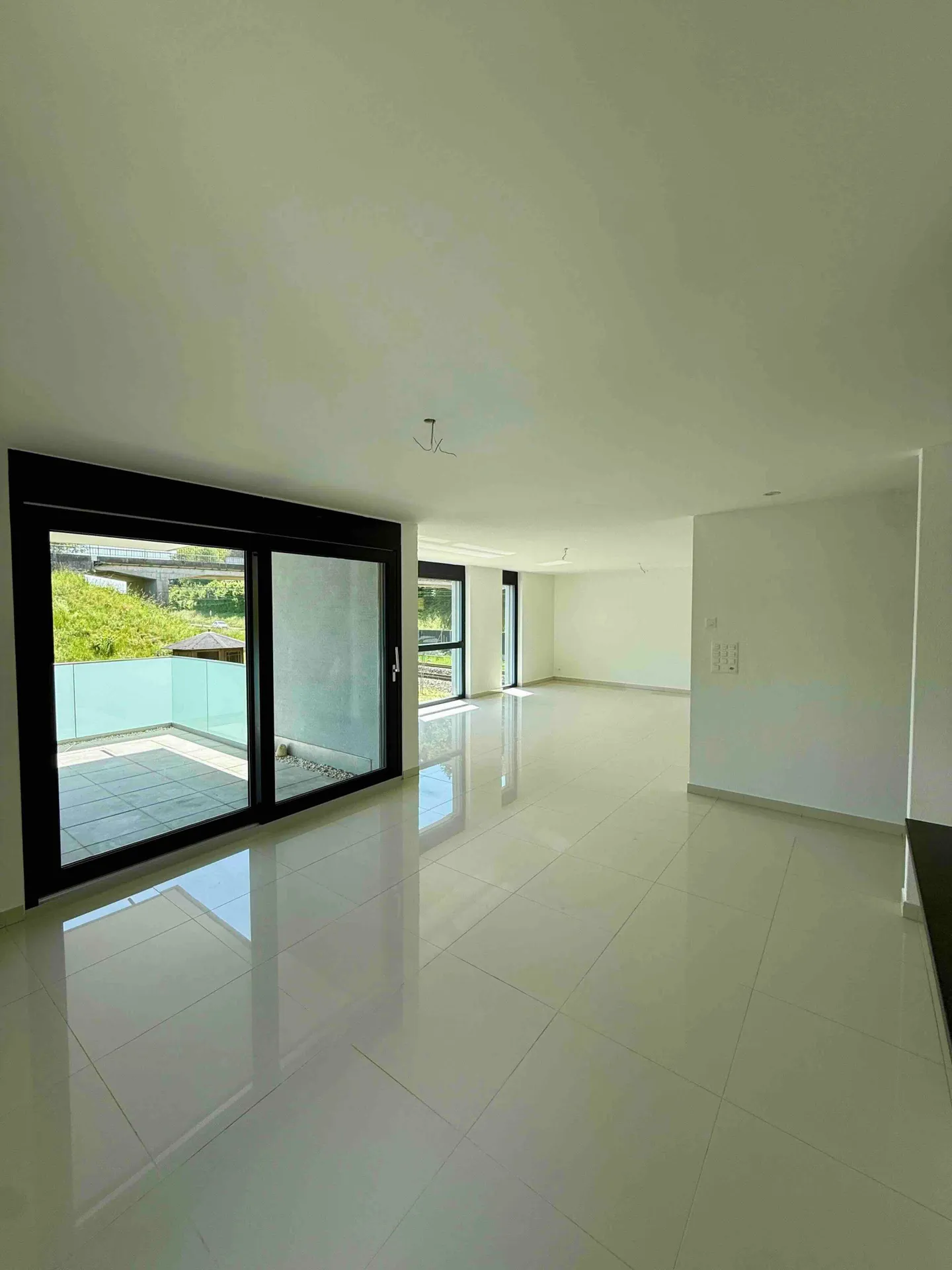 Appartement 4.5 pièces avec balcon ensoleillé de 20 m² - Photo 1 sur 6