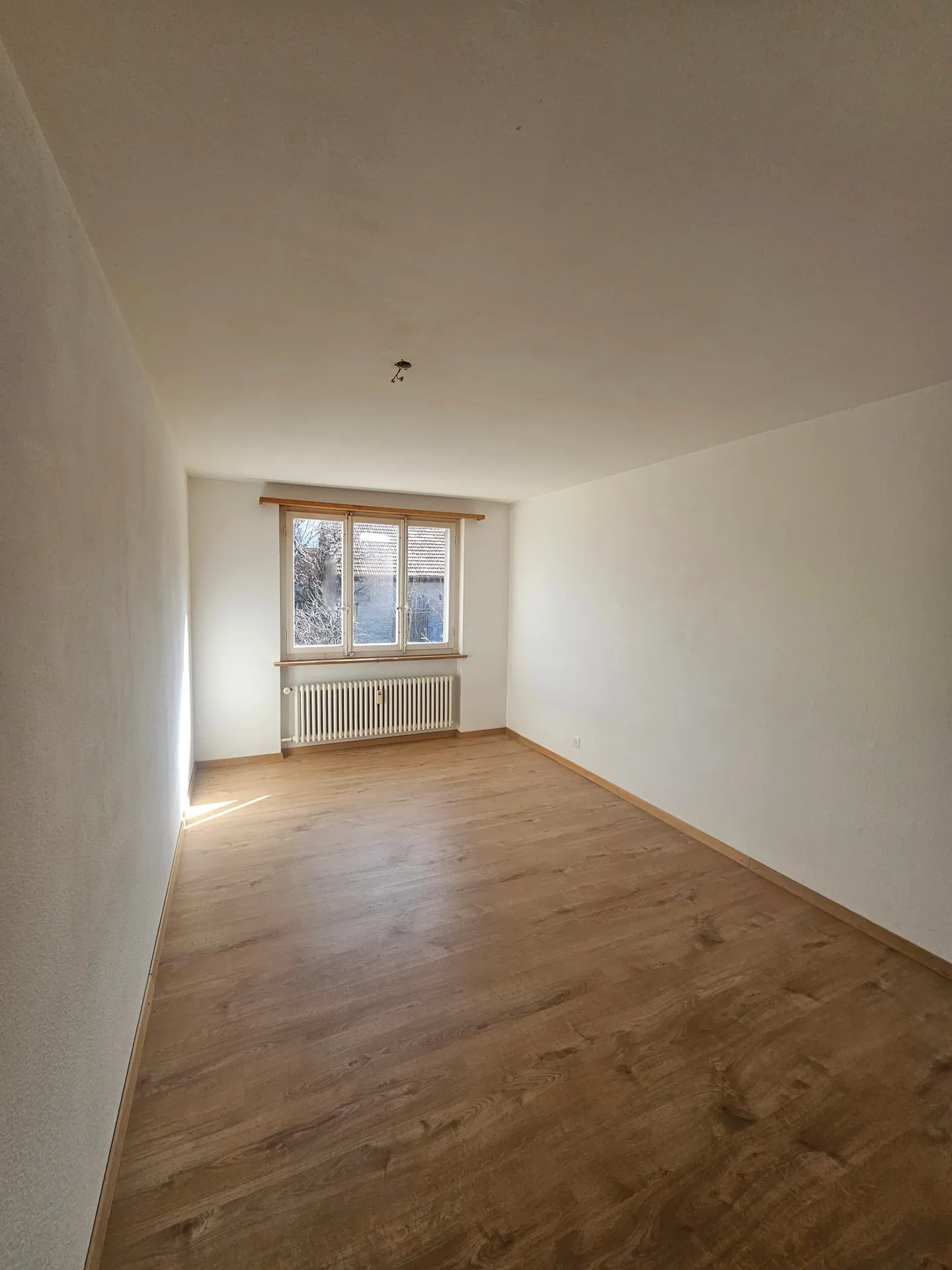 Helle 4.5-Zimmer-Wohnung mit Balkon in Schwarzenburg mieten - Foto 6 di 10