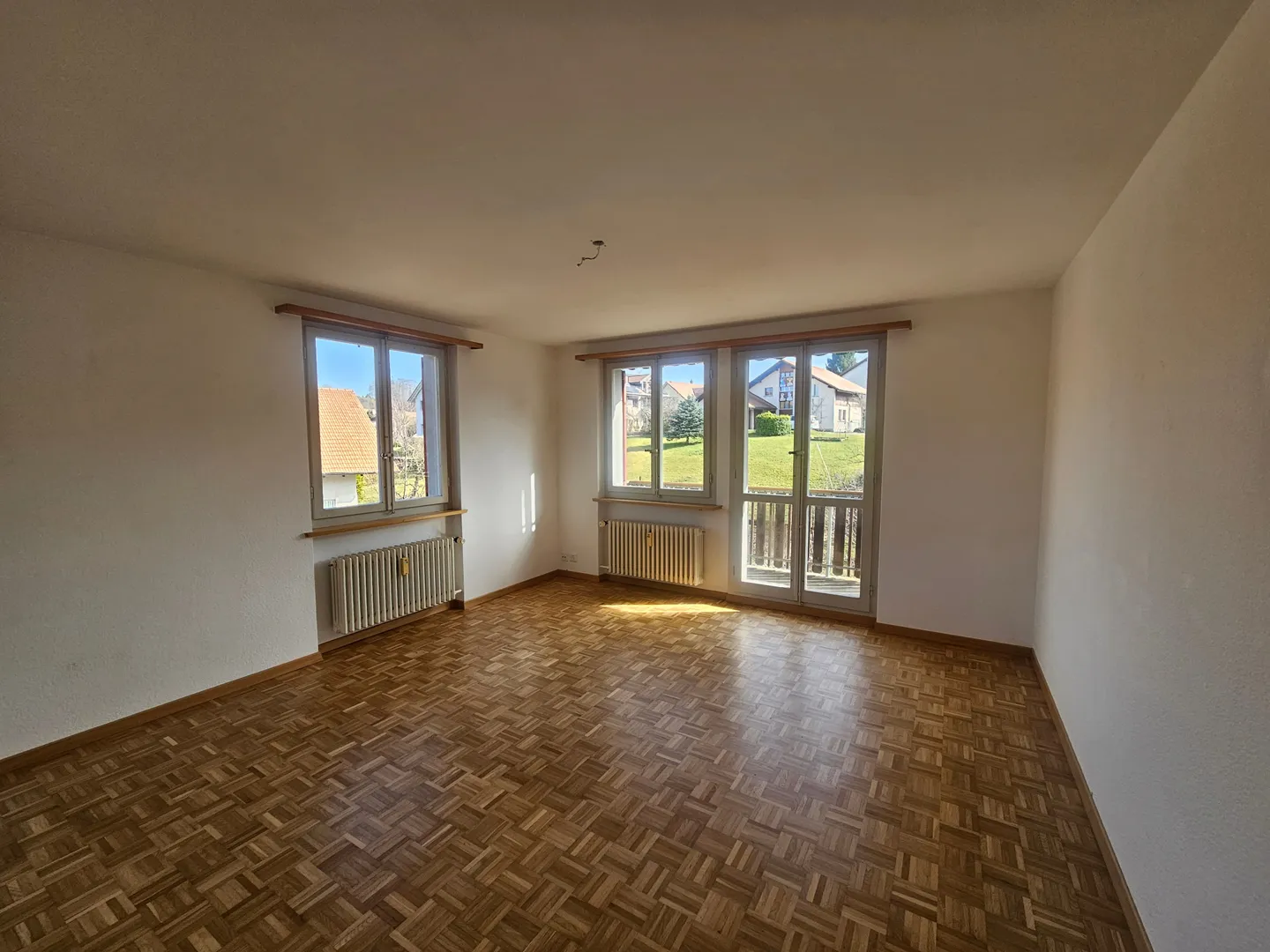 Helle 4.5-Zimmer-Wohnung mit Balkon in Schwarzenburg mieten - Foto 2 di 10