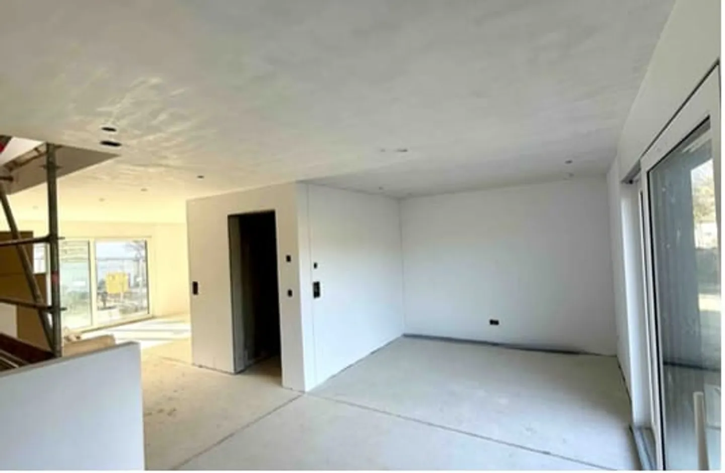 Moderner Duplex in der Natur - Foto 3 von 5