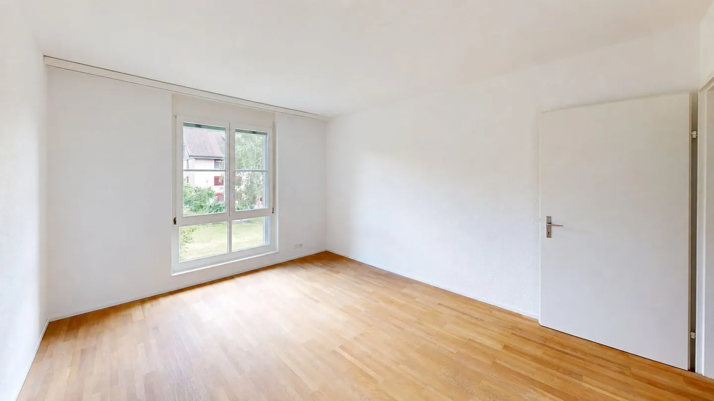 Sanierte 3.5-Zimmerwohnung in Ins– Küche und Einbauschränke frei wählbar - Foto 10 di 13