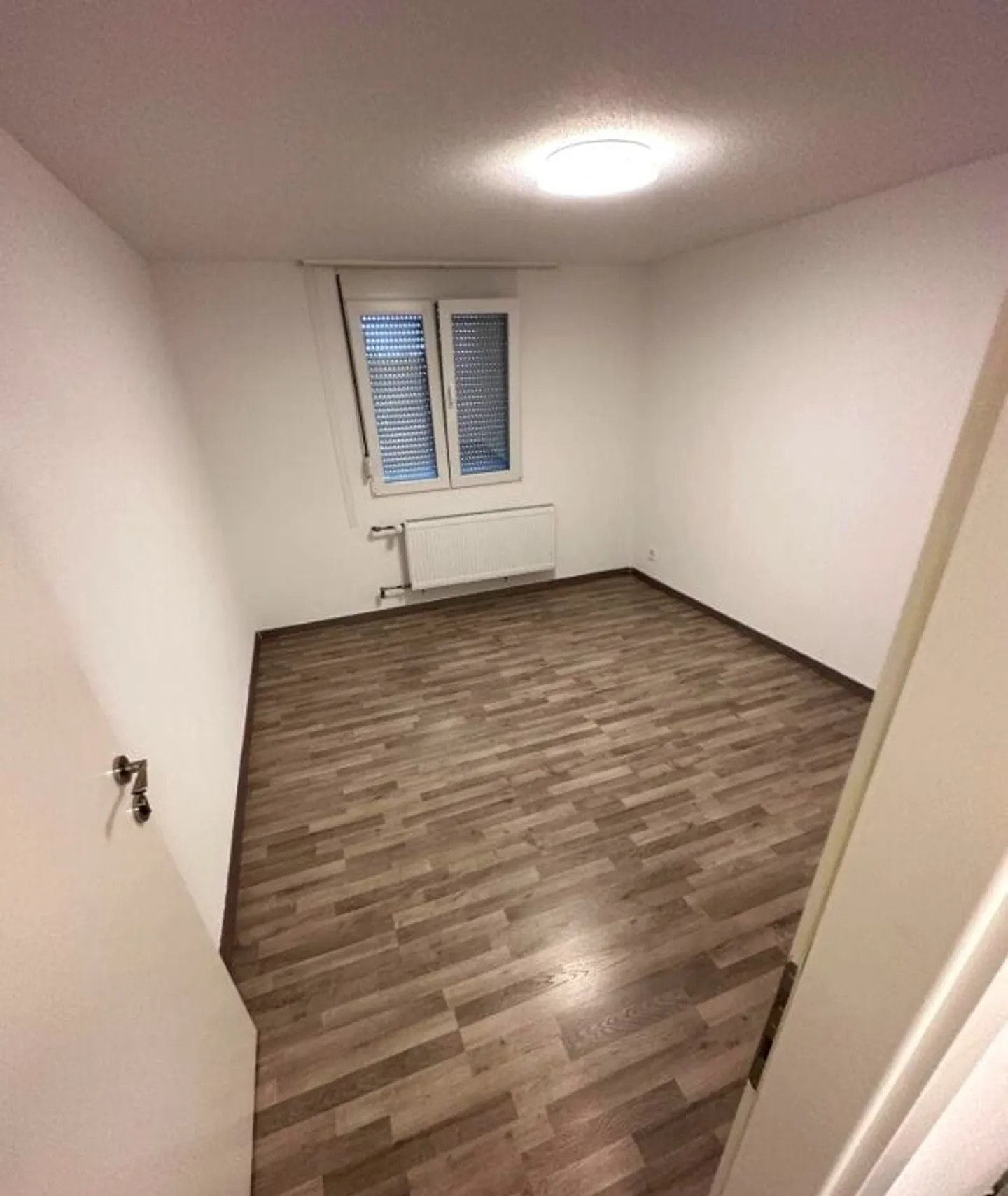 MFH avec 8 appartements + espace commercial, entièrement rénové, situé au centre de Biel - Photo 7 sur 13