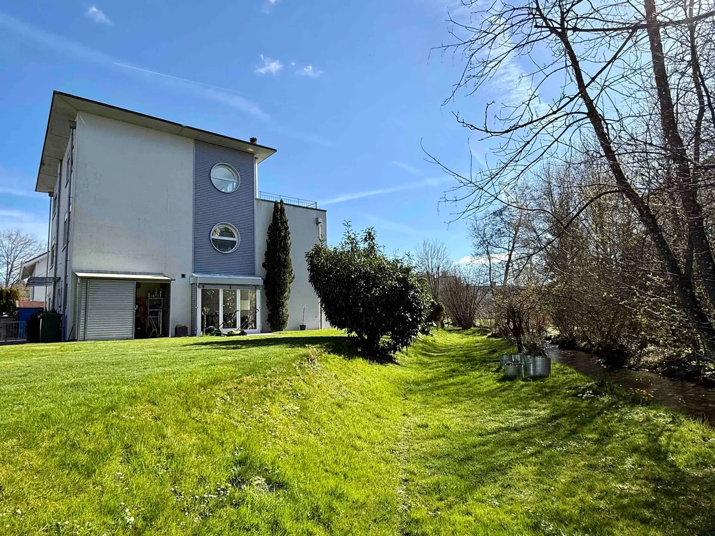 Duplex Charmant au Bord de l'Eau - Photo 2 sur 9