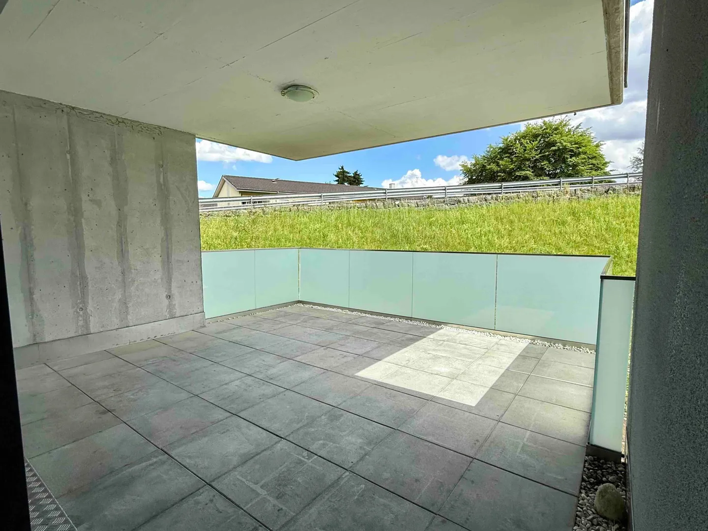 Appartement 4.5 pièces avec balcon ensoleillé de 20 m² - Photo 4 sur 6