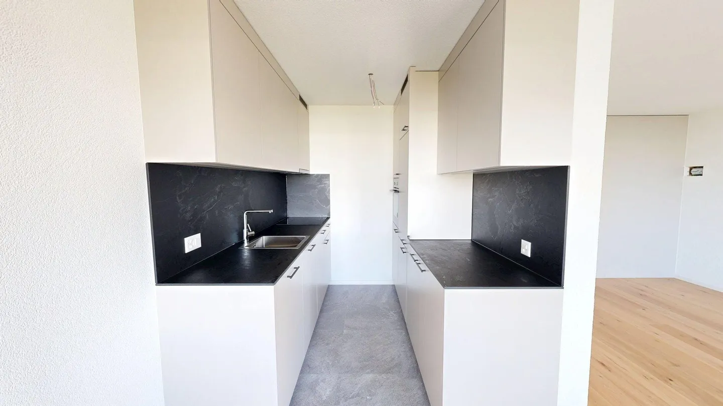 Appartamento ristrutturato con balcone - Foto 10 di 13