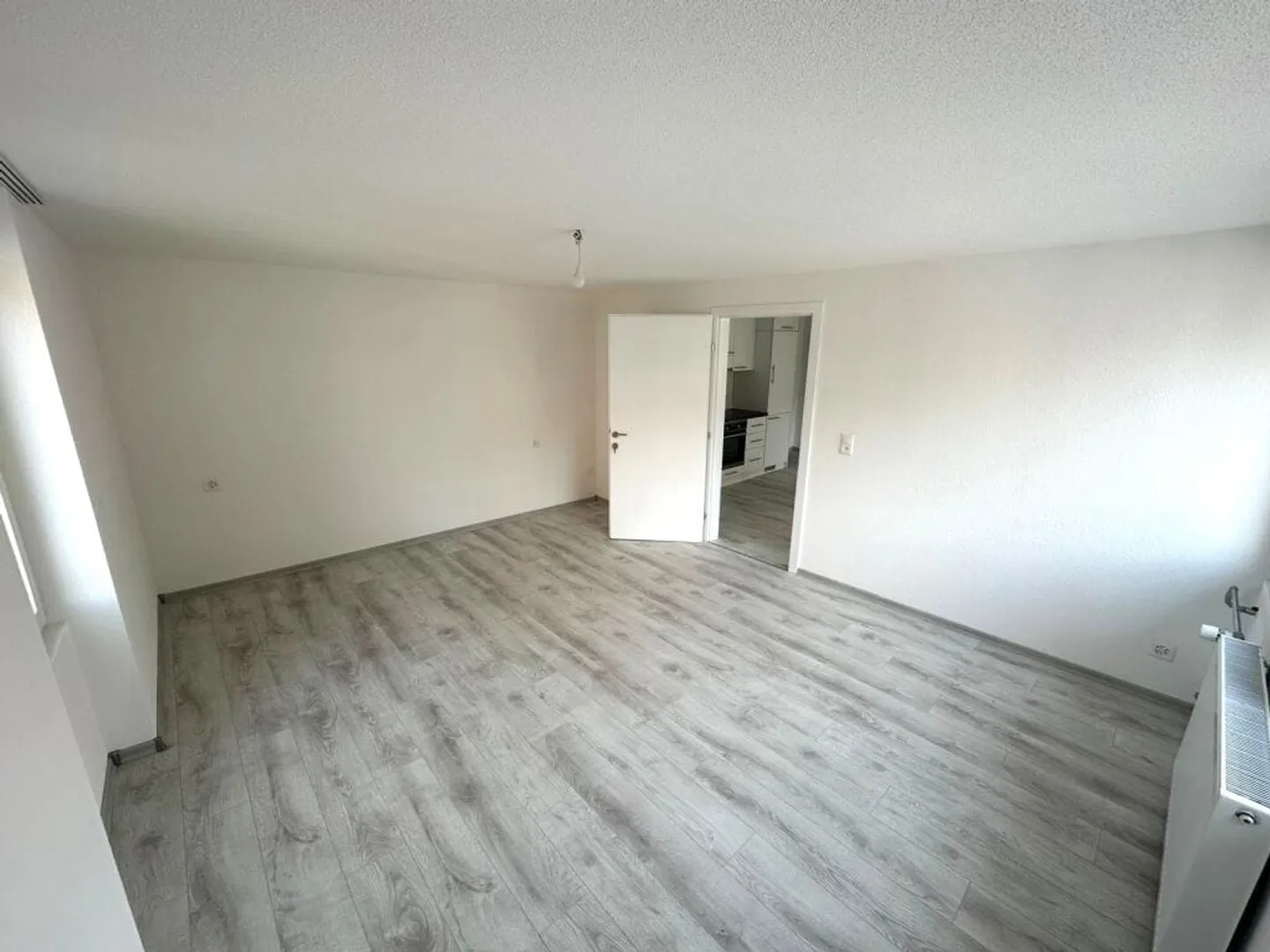MFH avec 8 appartements + espace commercial, entièrement rénové, situé au centre de Biel - Photo 5 sur 13