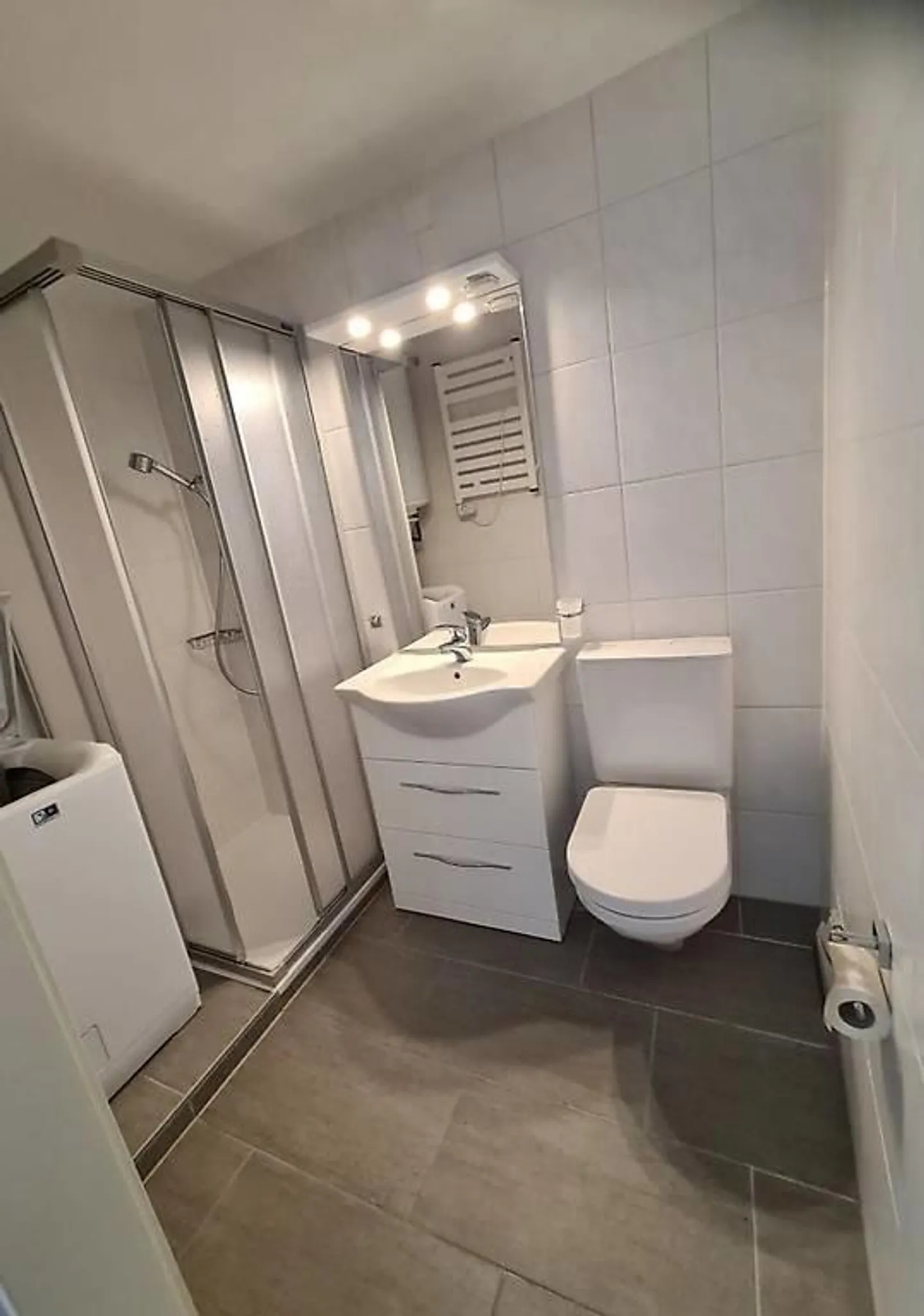 Charmant appartement 2,5 pièces - Photo 3 sur 4
