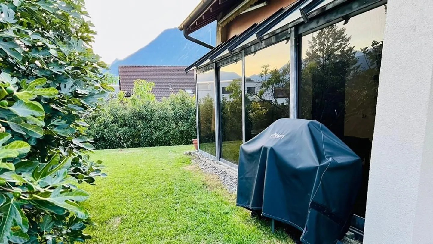 Charmante Villa mit großem Garten - Foto 13 von 13