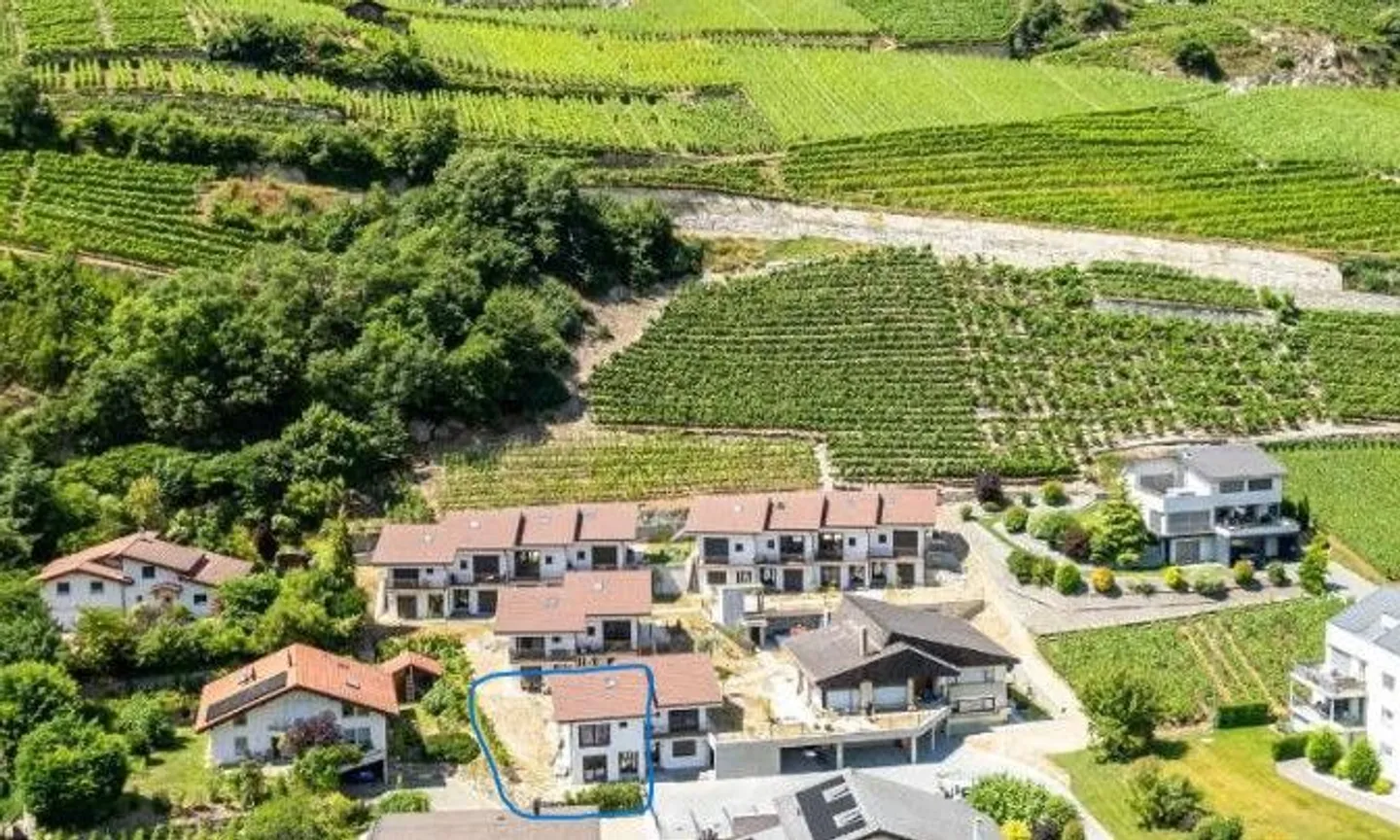 Elegante Villa di 3,5 Stanze con Charme Unico - Foto 2 di 2