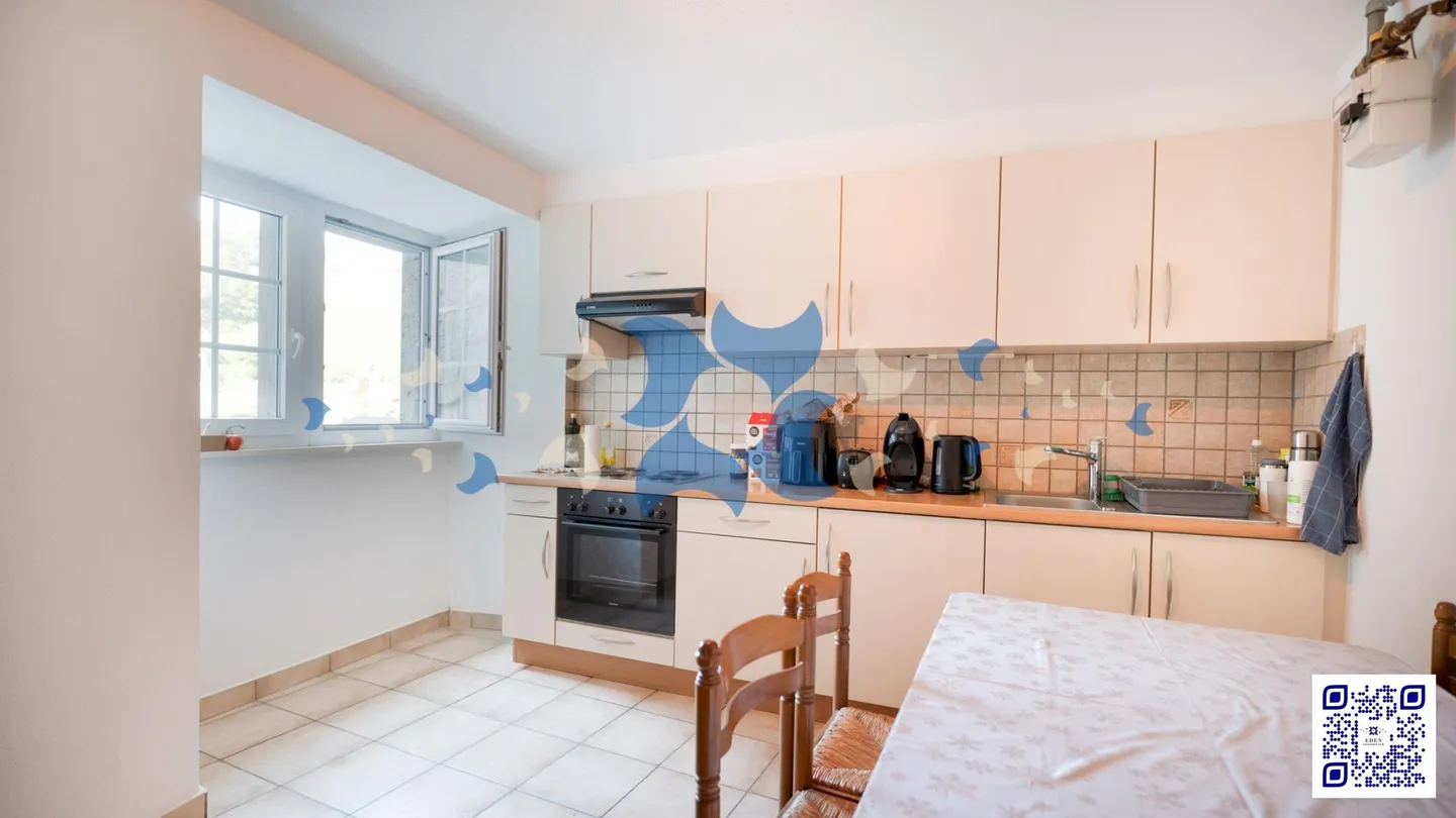 For sale - 2.5 functional and bright rooms - Immediate profitability - Historic center of Saint-Maurice - Photo 1 of 2