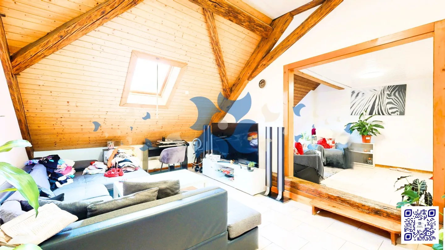 Become a homeowner in Saint-Maurice - Superb 5-room duplex apartment with exposed beams - Charm & space in the heart of Valais - Photo 2 of 4