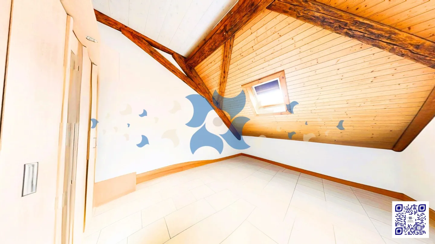 Become a homeowner in Saint-Maurice - Superb 5-room duplex apartment with exposed beams - Charm & space in the heart of Valais - Photo 4 of 4