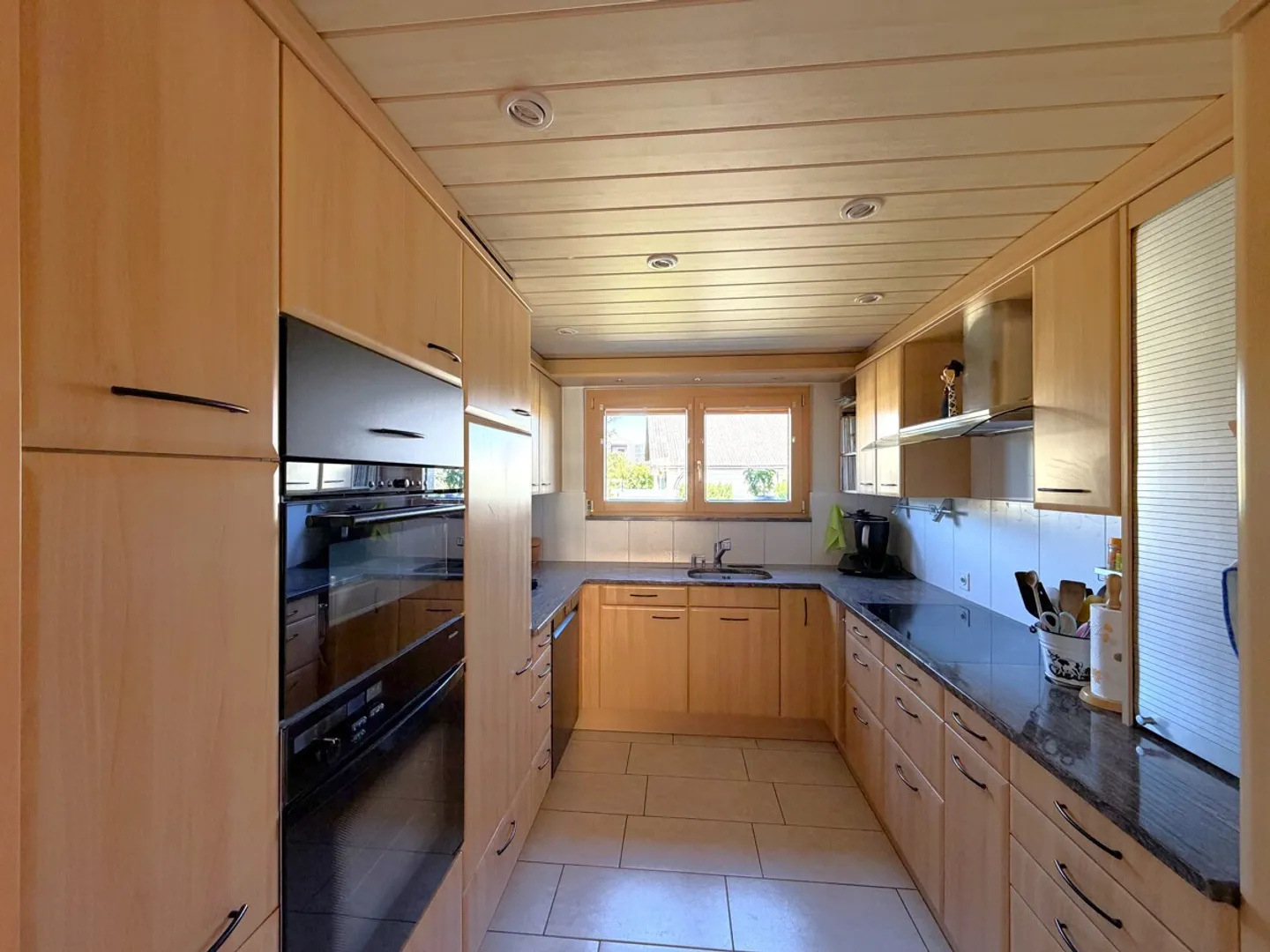 SPACIOUS FAMILY PARADISE IN A QUIET LOCATION! - Photo 6 of 13