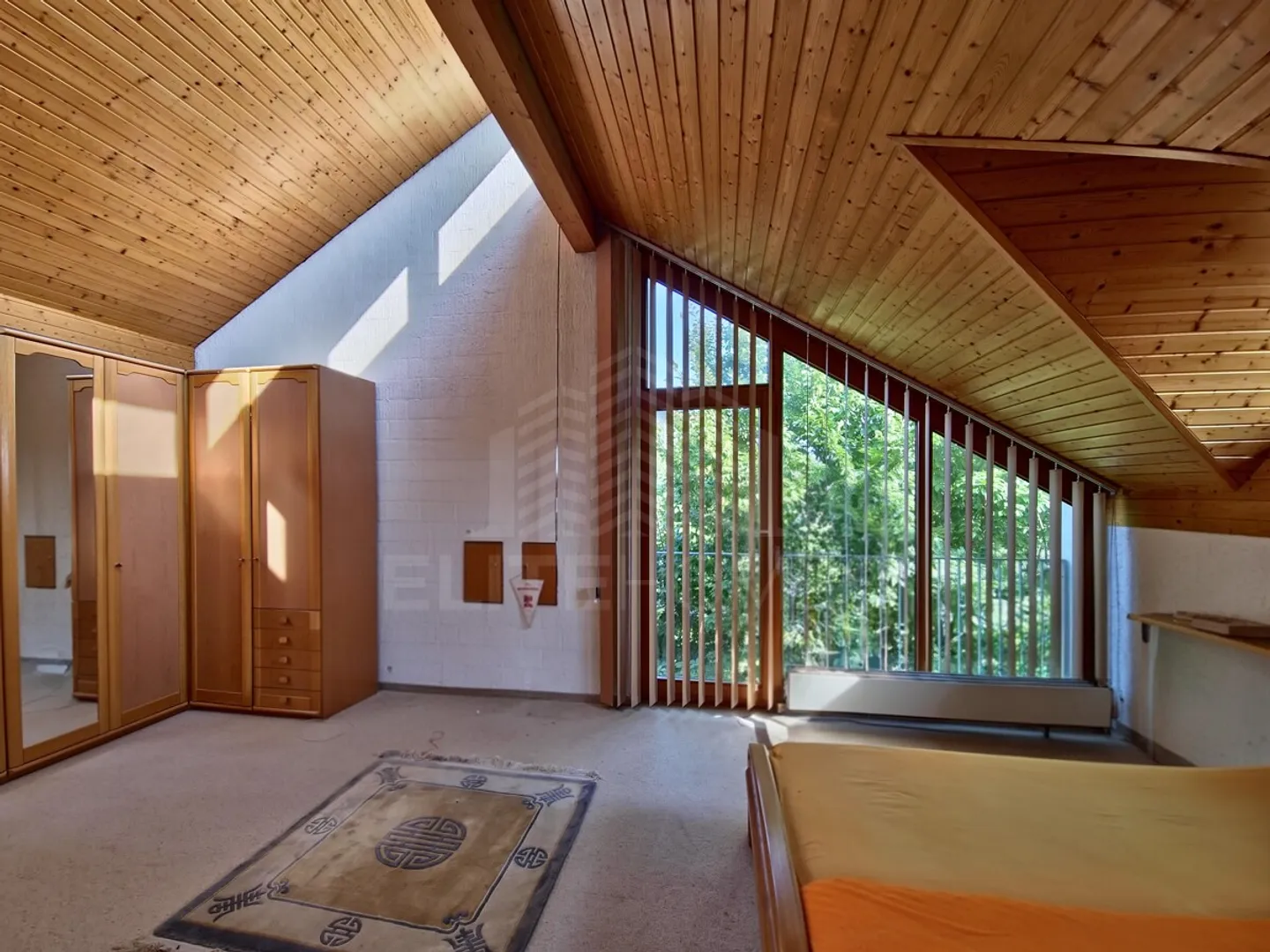 MAISON INDIVIDUELLE SPACIEUSE AVEC POTENTIEL DE DÉVELOPPEMENT - Photo 4 sur 6