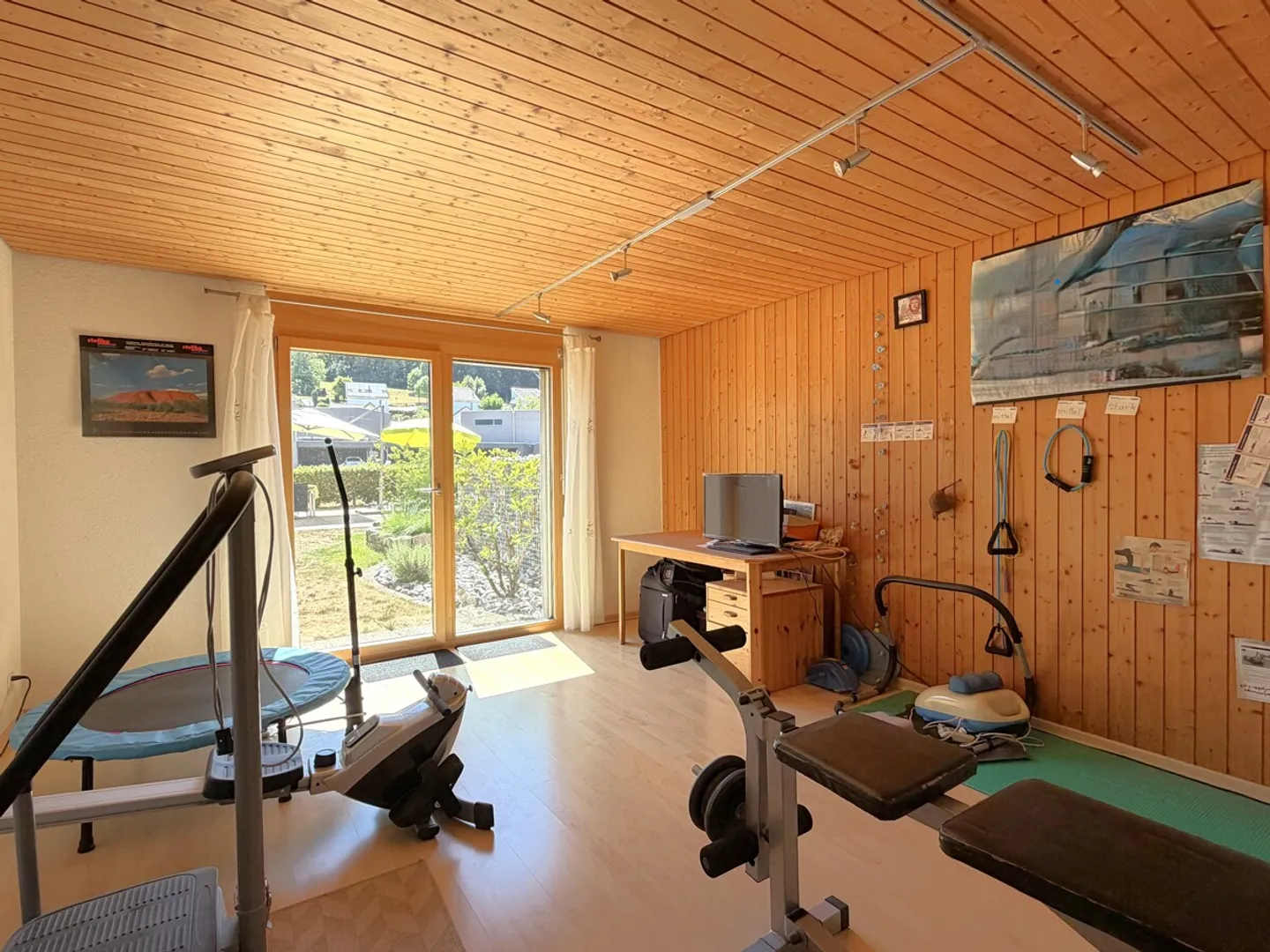 SPACIOUS FAMILY PARADISE IN A QUIET LOCATION! - Photo 9 of 13