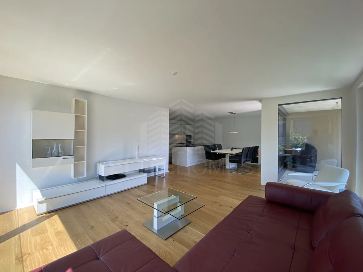 Stilvolle Moderne Wohnung - Foto 3 von 13