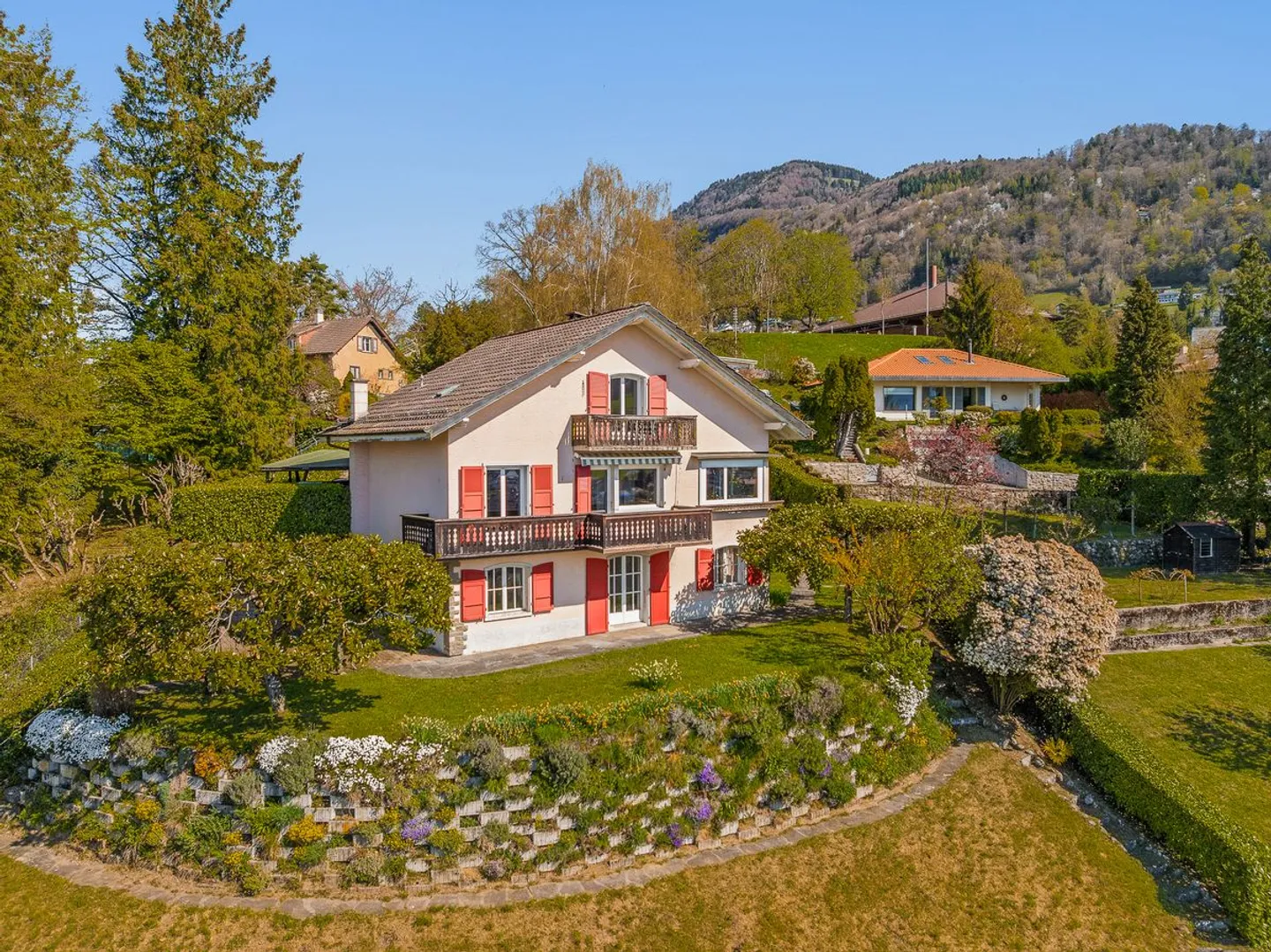 Proprietà affascinante con vista lago e potenziale di sviluppo - Foto 5 di 13