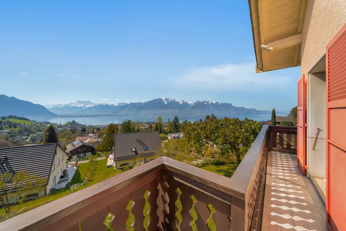 Proprietà affascinante con vista lago e potenziale di sviluppo - Foto 2 di 13