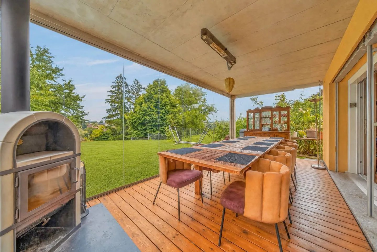 Villa familiale récente avec piscine chauffée et vue dégagée - Photo 4 of 13