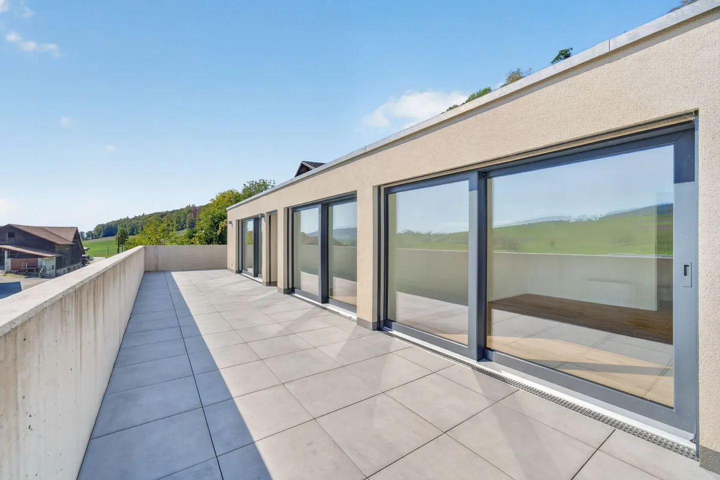 New 4.5-room apartment with terraces and views of the Pre-Alps - Photo 3 of 10