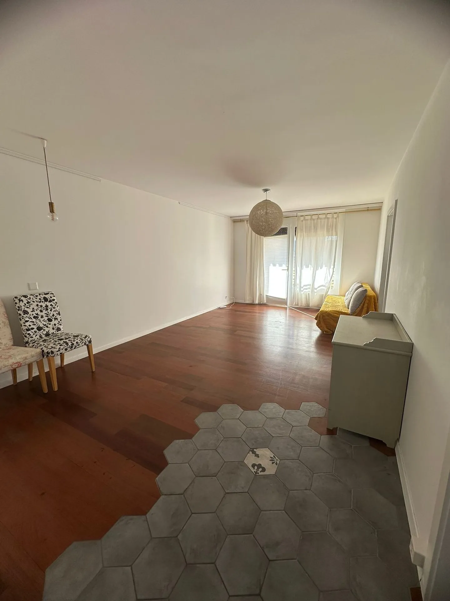 Appartement rénové au bord du lac - Photo 4 sur 6