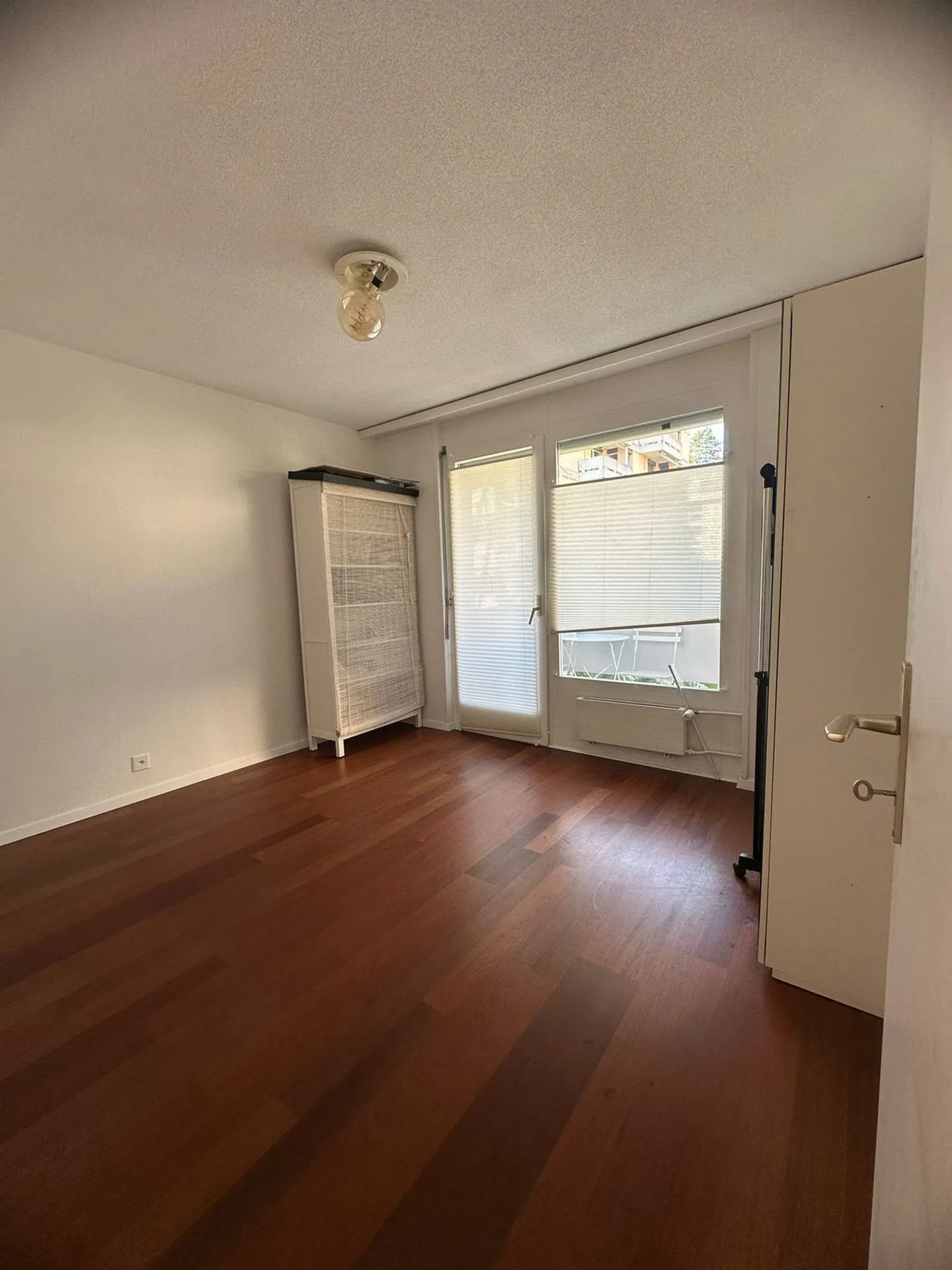 Appartement rénové au bord du lac - Photo 5 sur 6