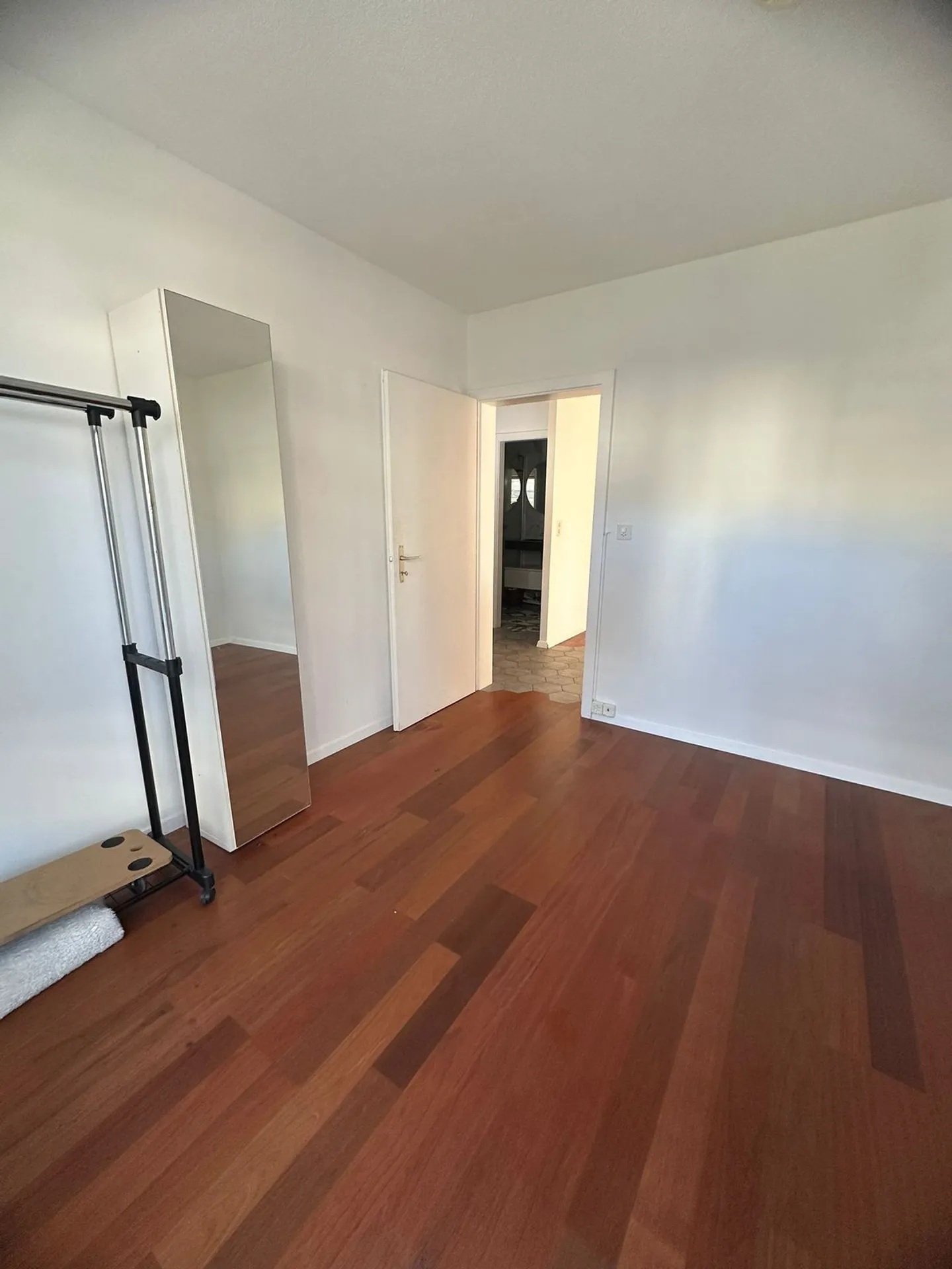 Appartement rénové au bord du lac - Photo 6 sur 6