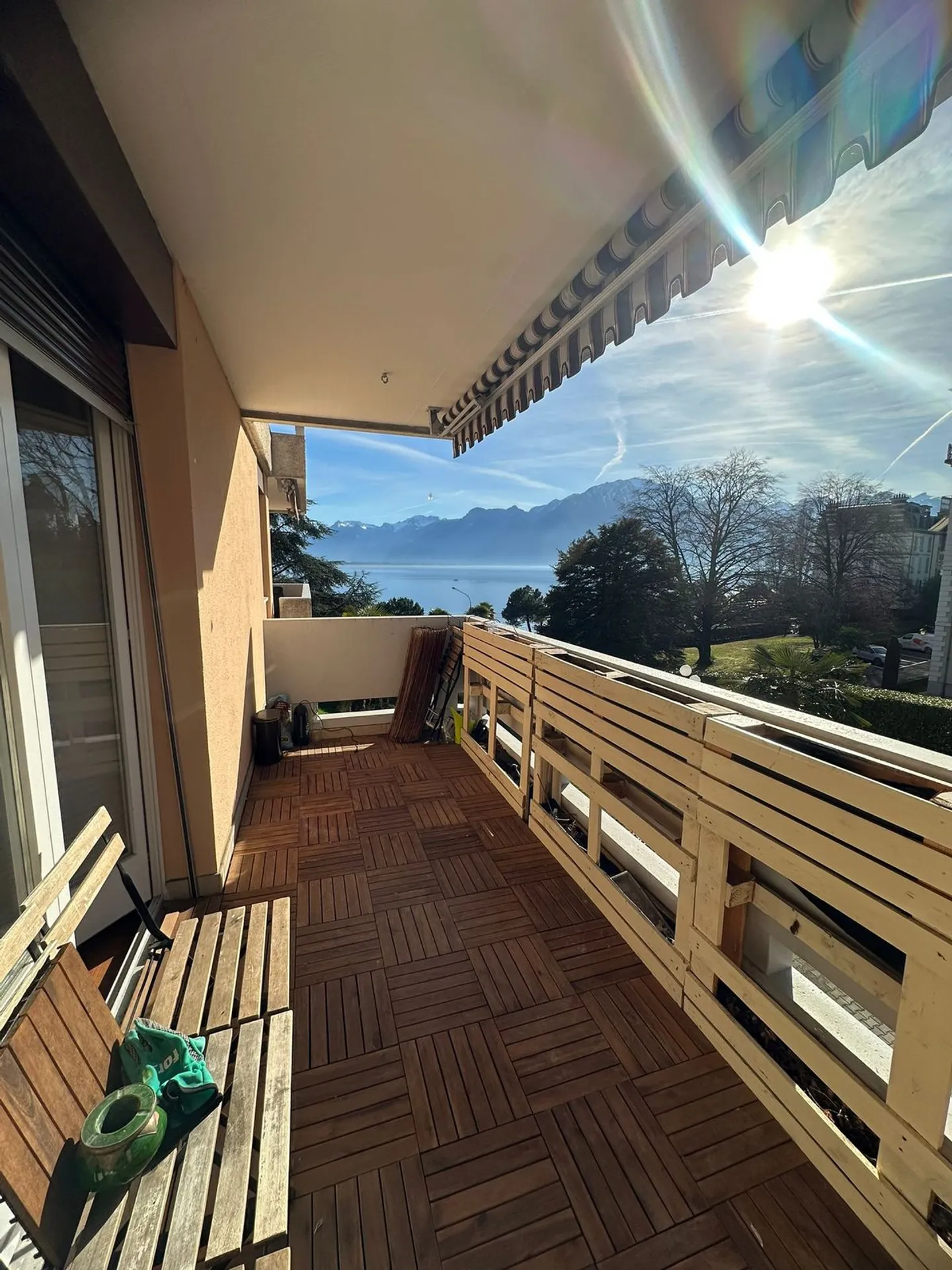 Appartement rénové au bord du lac - Photo 1 sur 6