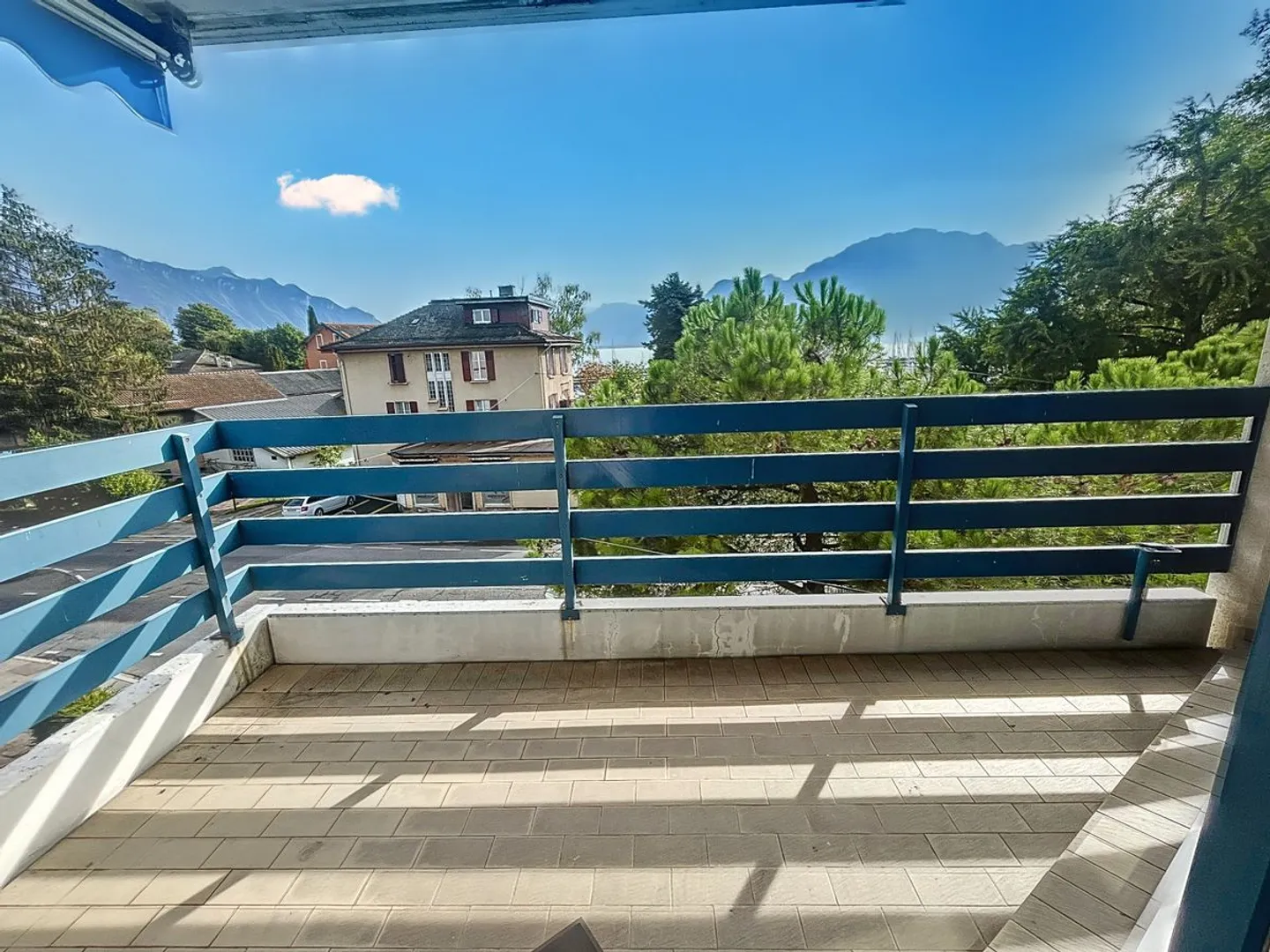 Wohnung mit 2 Balkonen und Blick auf den Hafen von Clarens - Foto 2 von 10