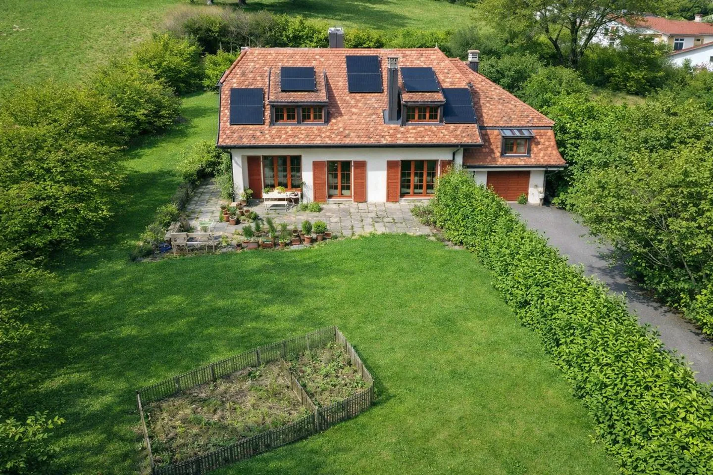 Nestled in a natural setting - Photo 1 of 13