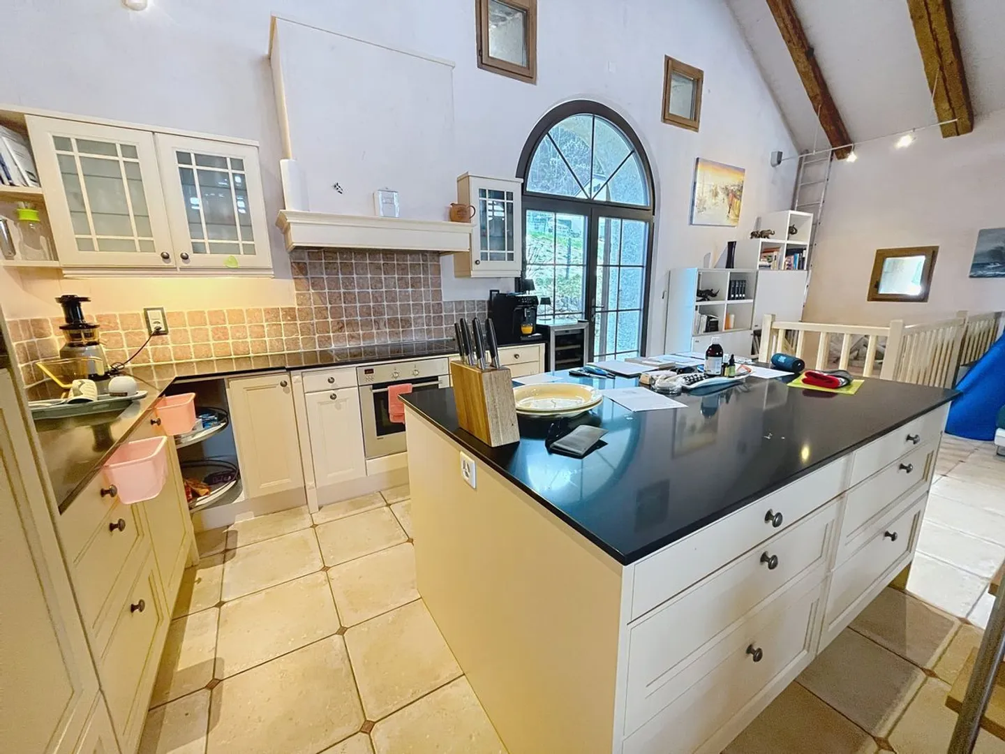 Maison individuelle rénovée + Grange de 800m3 - Photo 10 of 13