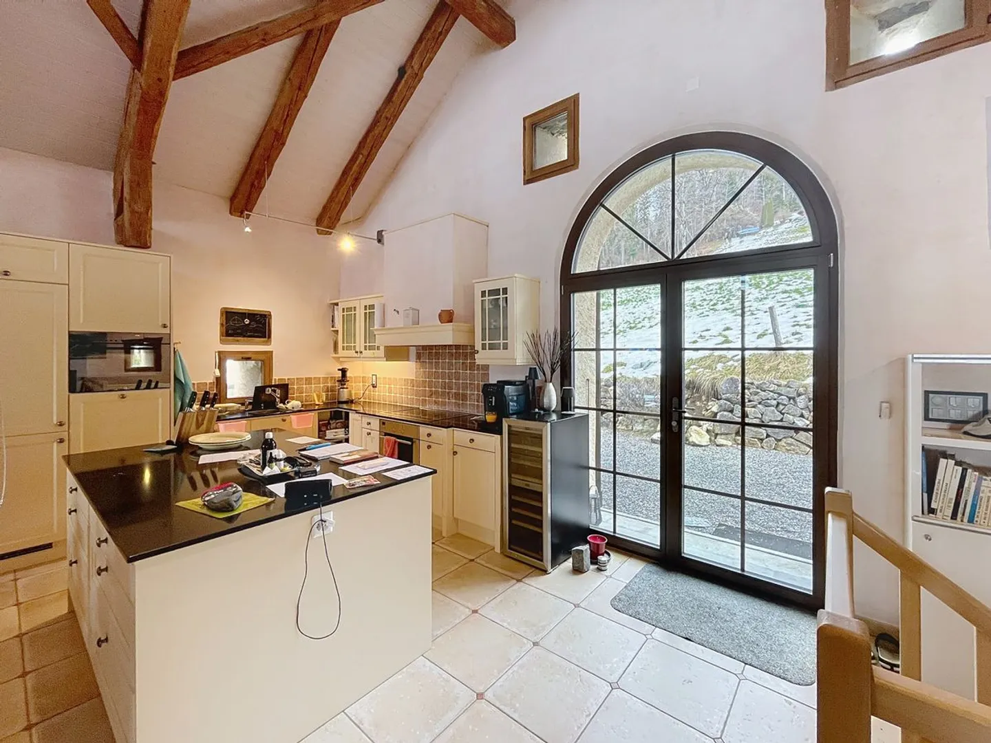 Maison individuelle rénovée + Grange de 800m3 - Photo 9 of 13